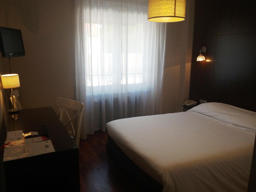 ג'רארדמר Hotel De La Paix מראה חיצוני תמונה